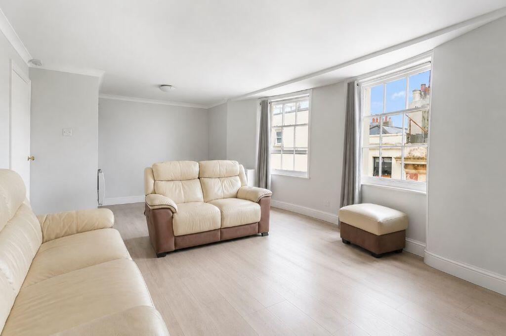 Apartment in Brighton, Kemptown - More