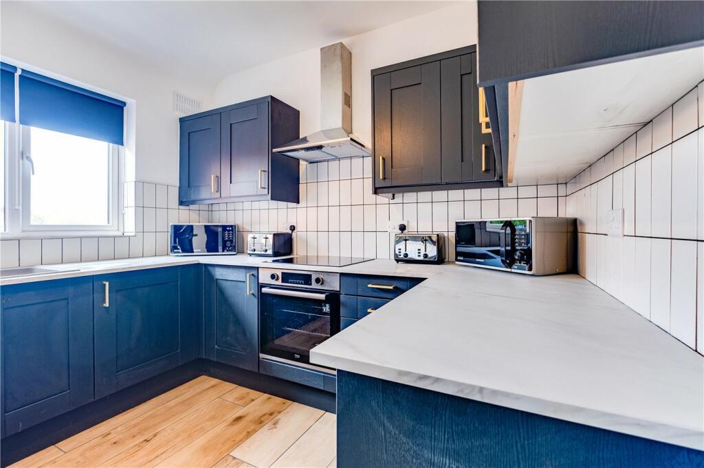 4 Kindale Road, Prenton CH43 3AT photo 2
