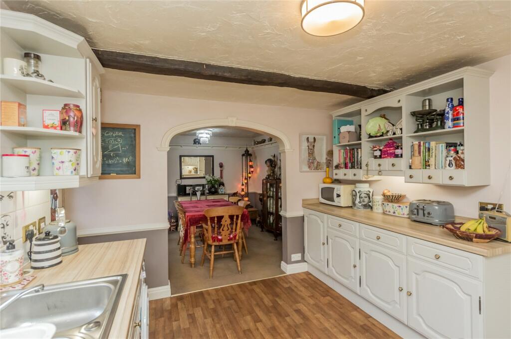 Bradford Road, Liversedge, West Yorkshire, WF15 photo 4