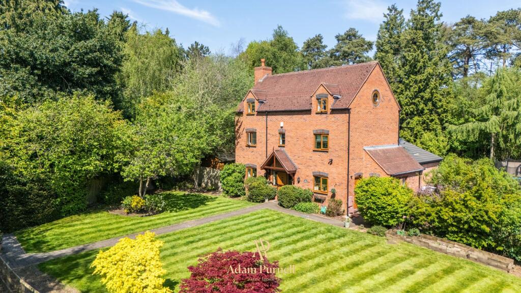 5-bed detached on Wolvey Road, Hinckley, LE10, £700,000