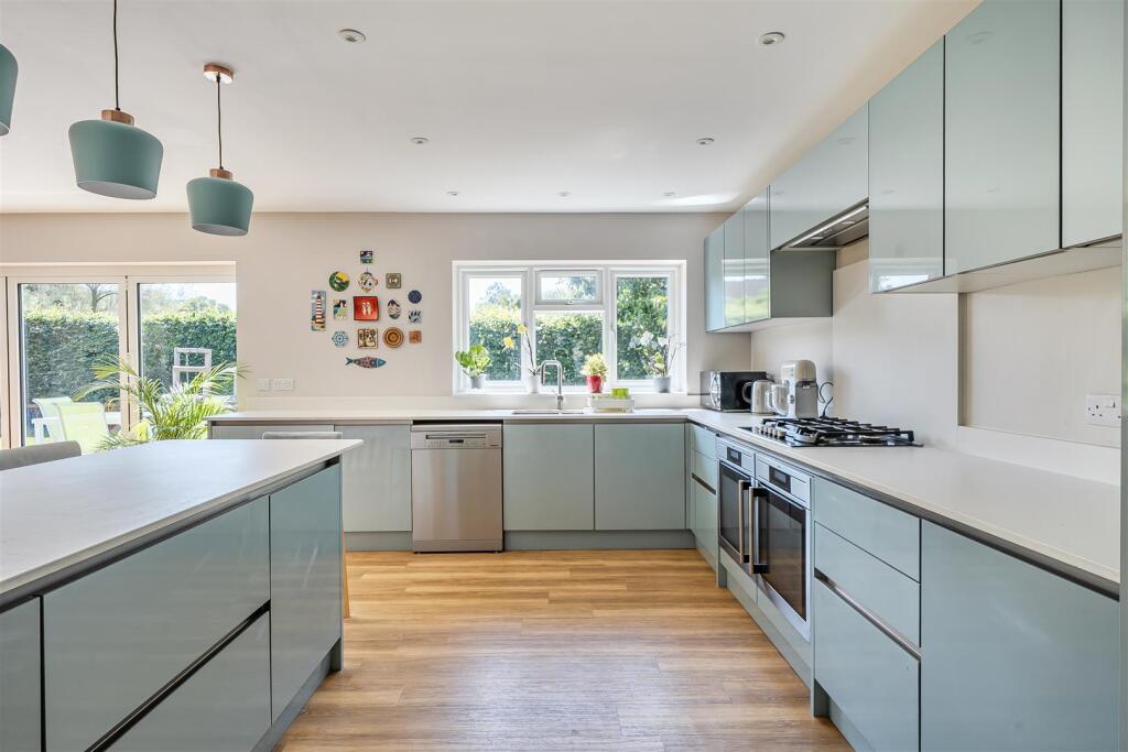 House in Guildford, West Horsley - View 4
