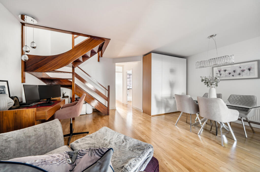 House in Enfield - View 3