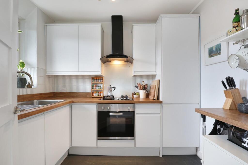 Apartment in London - View 3