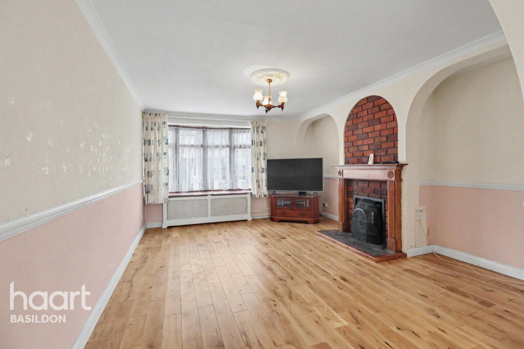 Great Knightleys, Basildon photo 4
