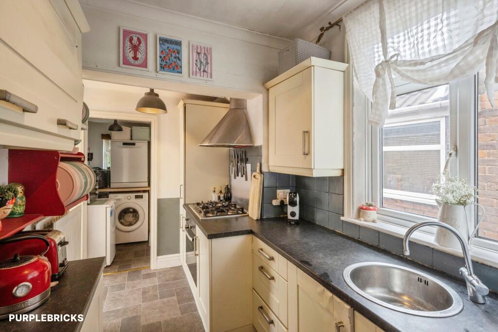House in Doncaster, North Lincolnshire - More