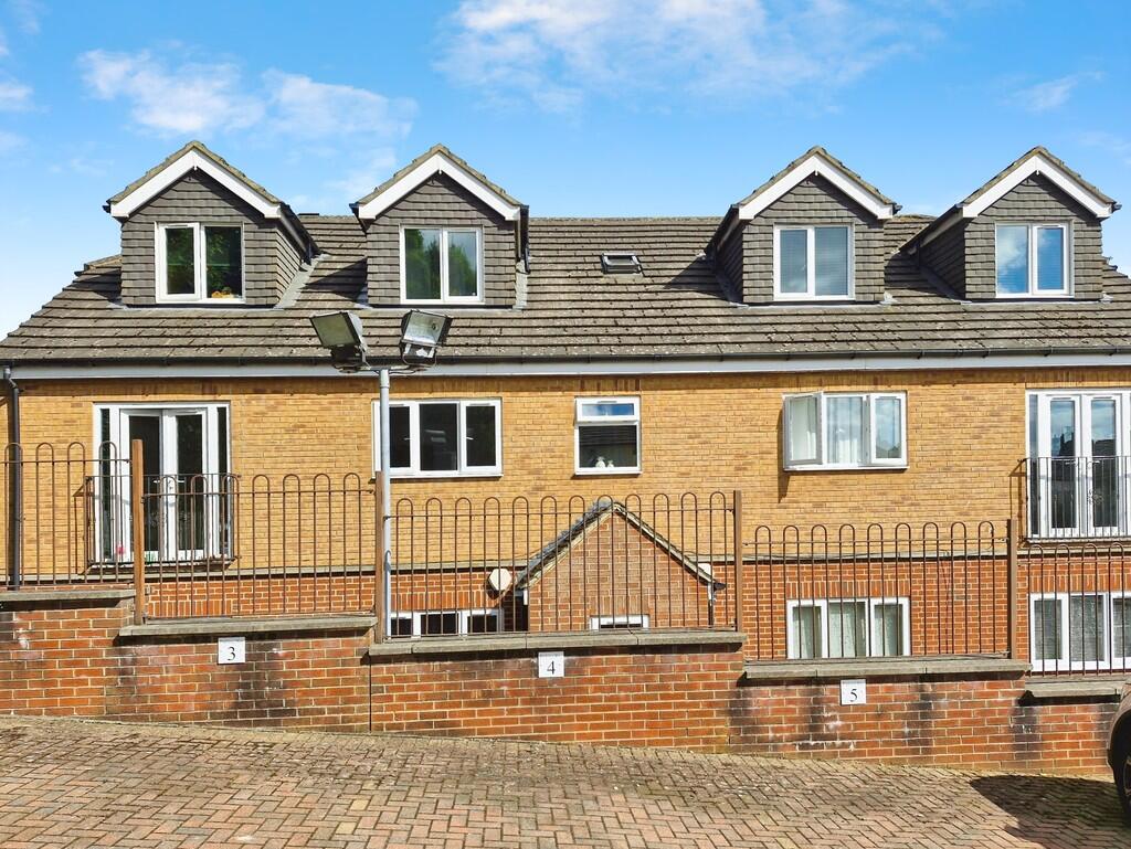 Main image of property: Flat 4 Iveson Villas, Iveson Road