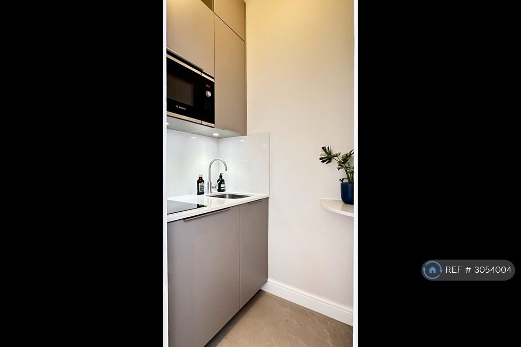 Apartment in London, Chelsea - View 5