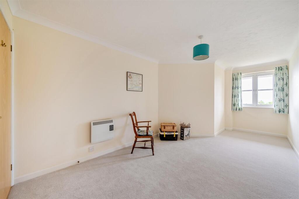De Moulham Road, Swanage - More