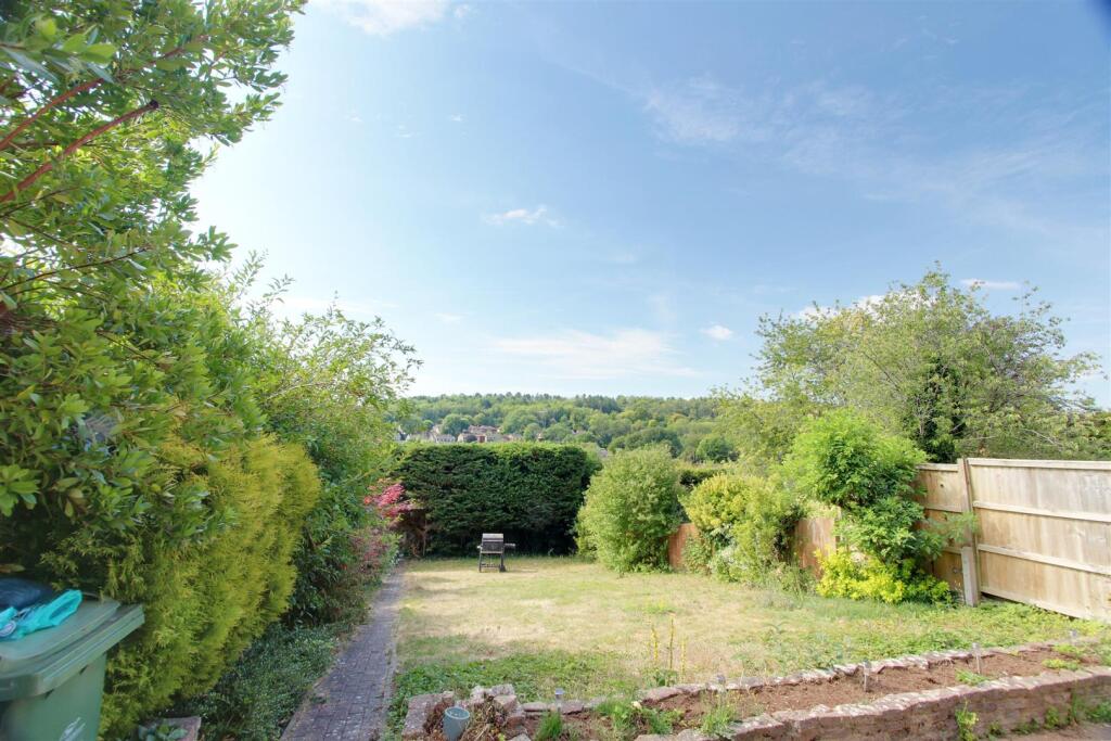 House in Dunstable, Central Bedfordshire - View 3