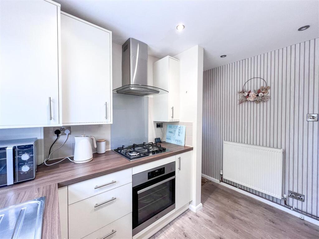 House in Staffordshire Moorlands, Leek - More