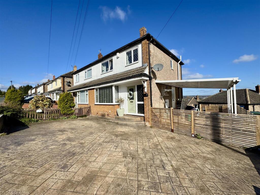 Main image of property: Greenside Avenue, Waterloo, Huddersfield, HD5 8QQ