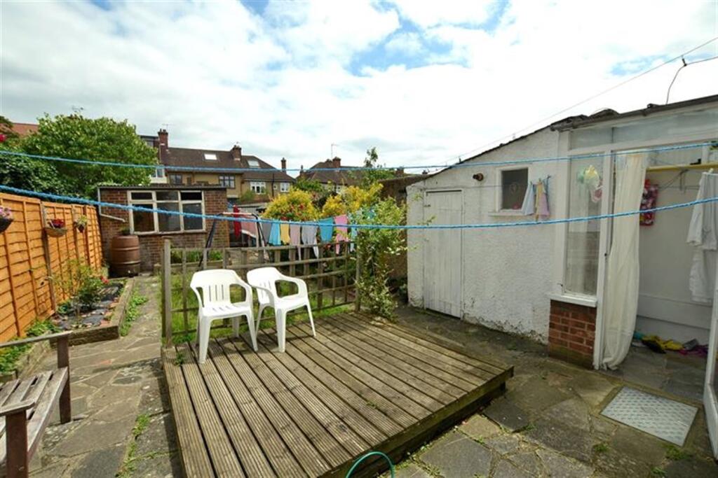House in London - View 2