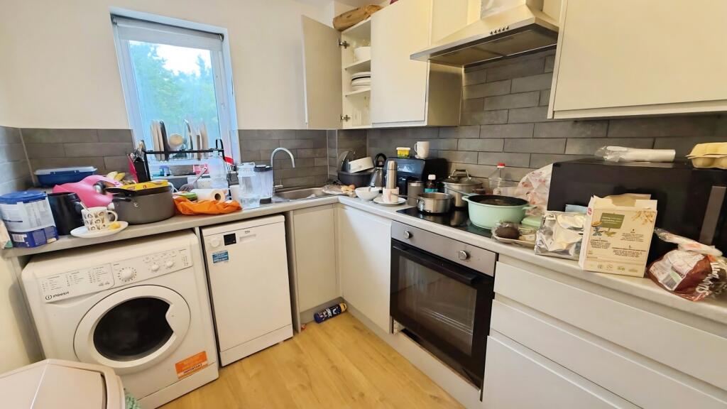 Apartment in Cardiff - View 3