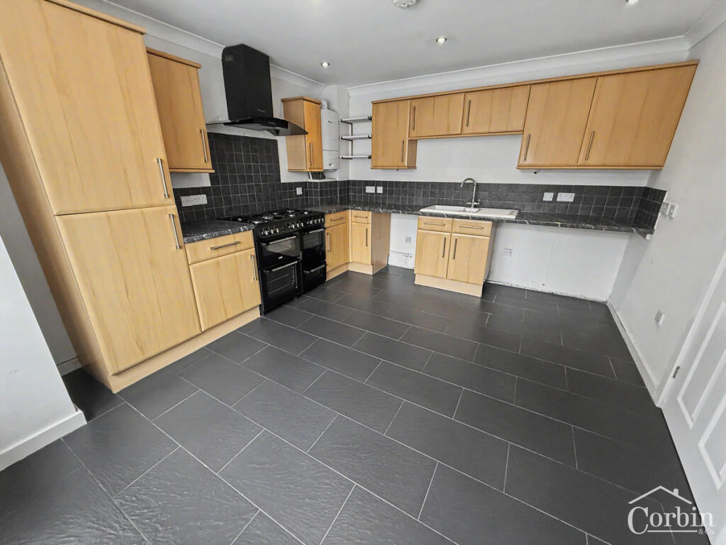 House in Kinson, Ensbury, Bournemouth - View 4