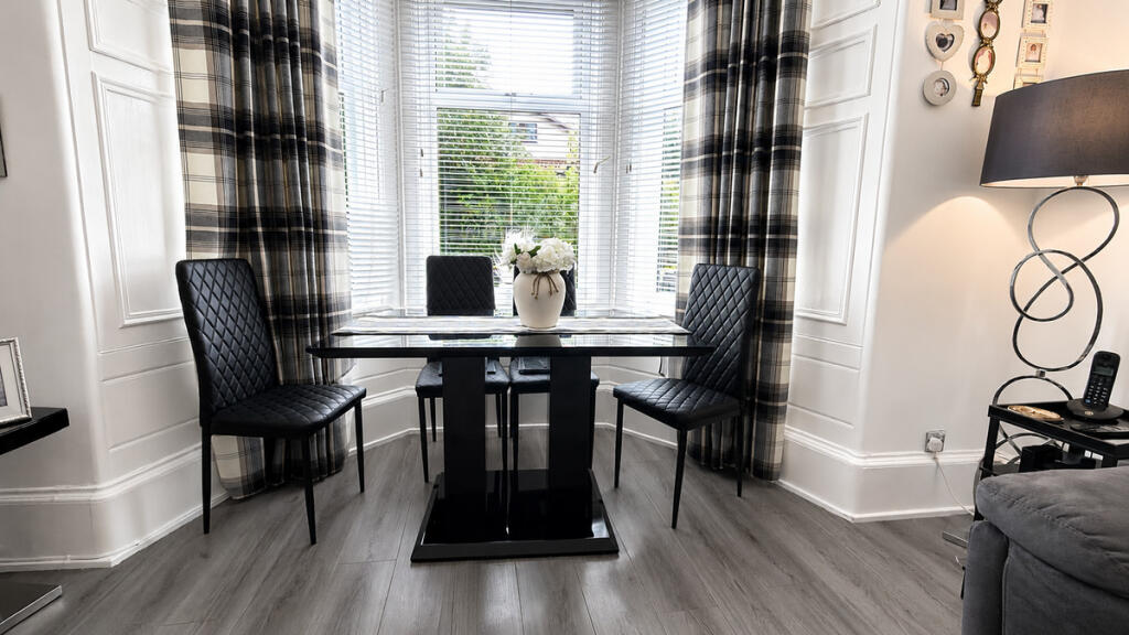 Apartment in Airdrie, Whinhall - View 5