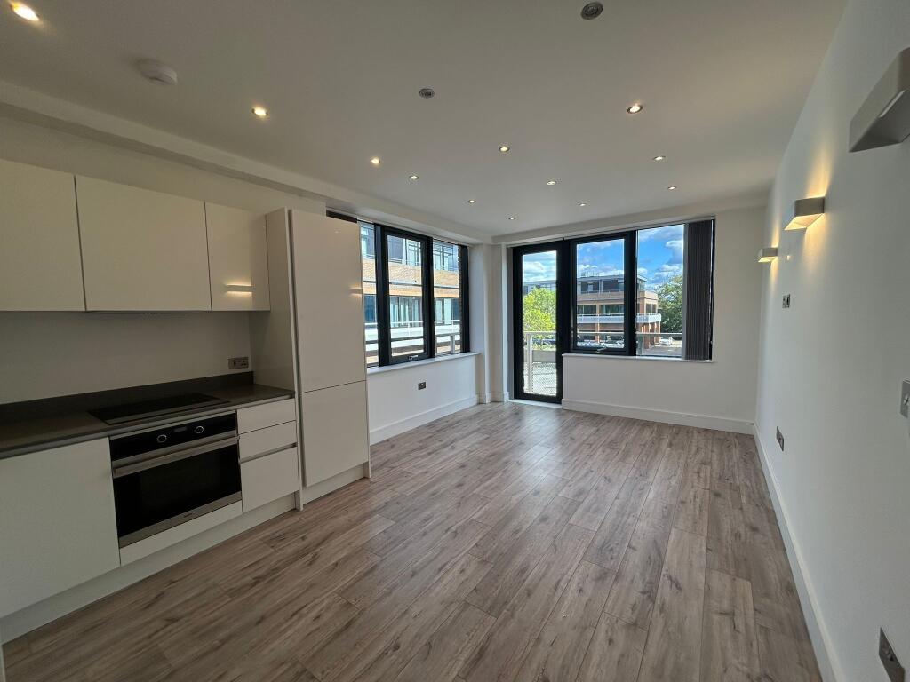 Apartment in Reading, Greenham - View 3