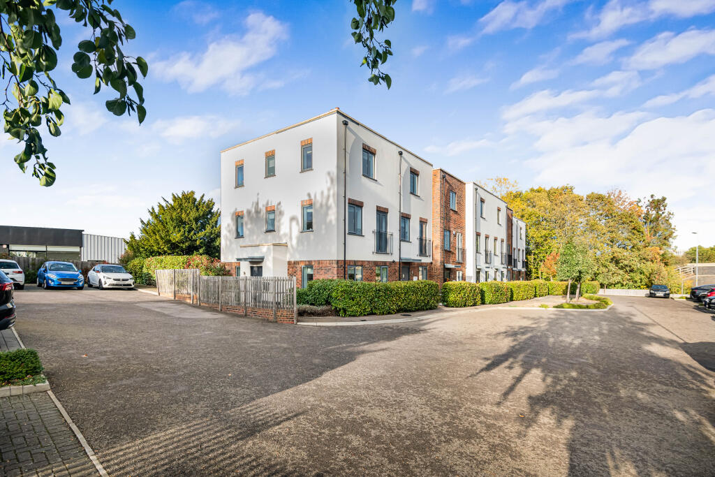 Leaside Close, Welwyn Garden City, Welwyn Garden City, AL8 photo 3