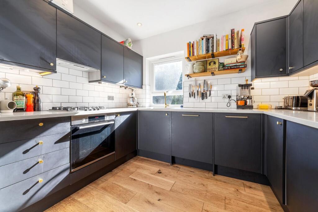 Apartment in London - View 4
