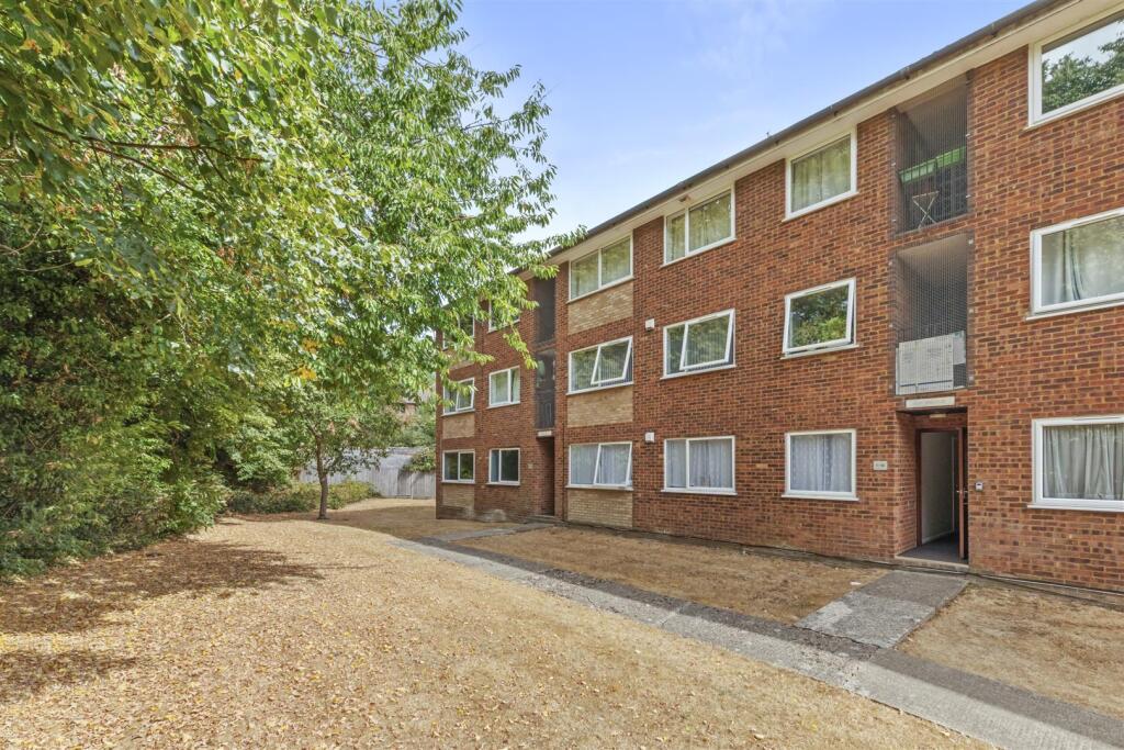Main image of property: WINDSOR DRIVE, HIGH WYCOMBE (WALK OF STATION)
