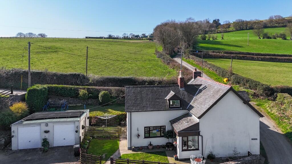Bryn Goleu, Nannerch, Flintshire, CH7 5RN photo 2