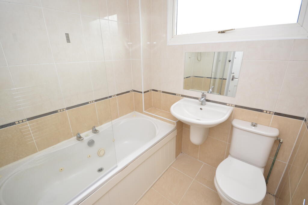 House in Northampton - View 4