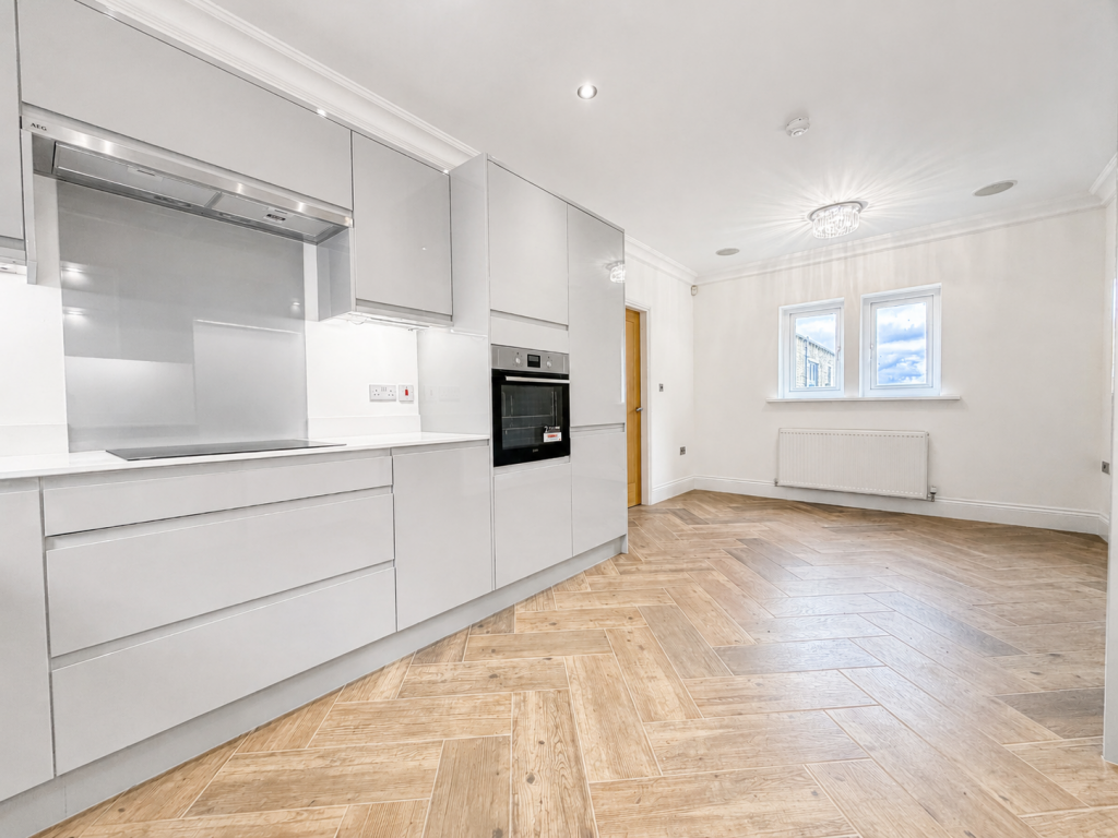 House in Bradford - View 4