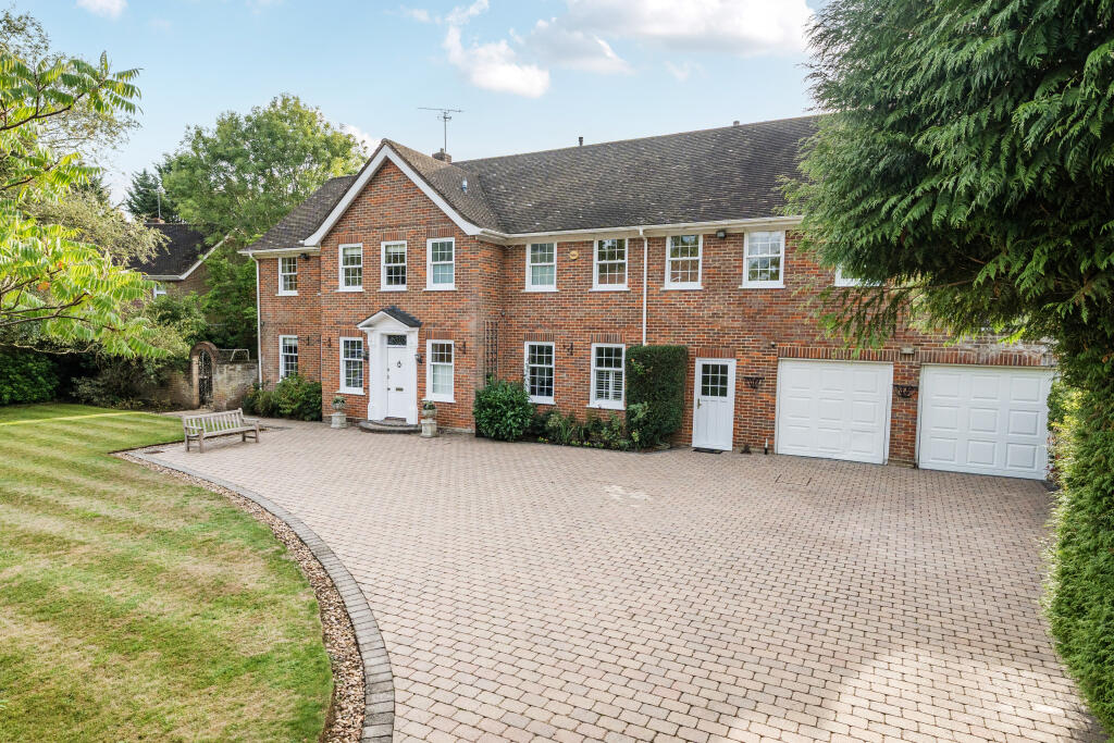 Main image of property: Autumn Walk, Maidenhead, SL6