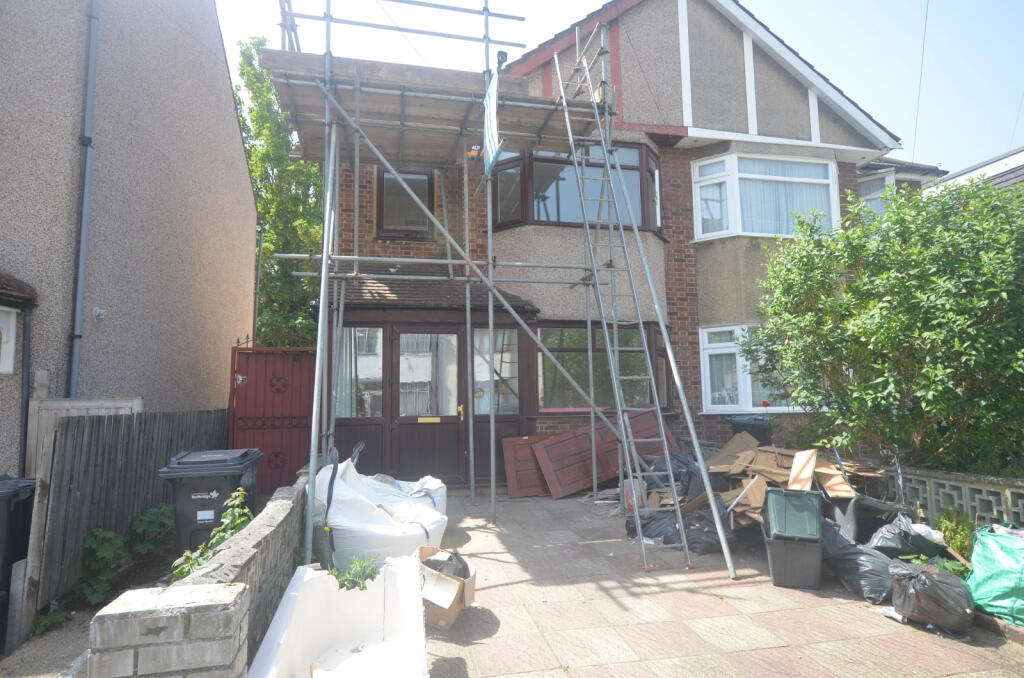 Main image of property: Ilford, IG2 7NB