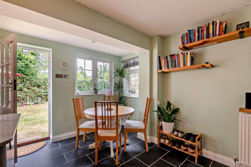 House in Waverley, Farnham - More