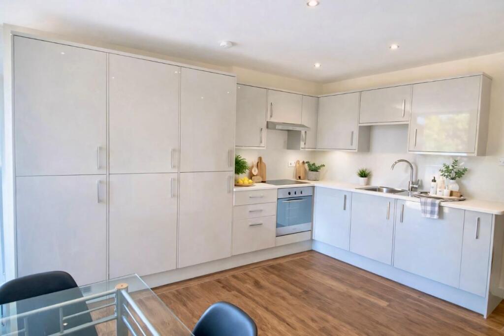 Main image of property: 5 Montgomery Place, 33 Montgomery Terrace Road