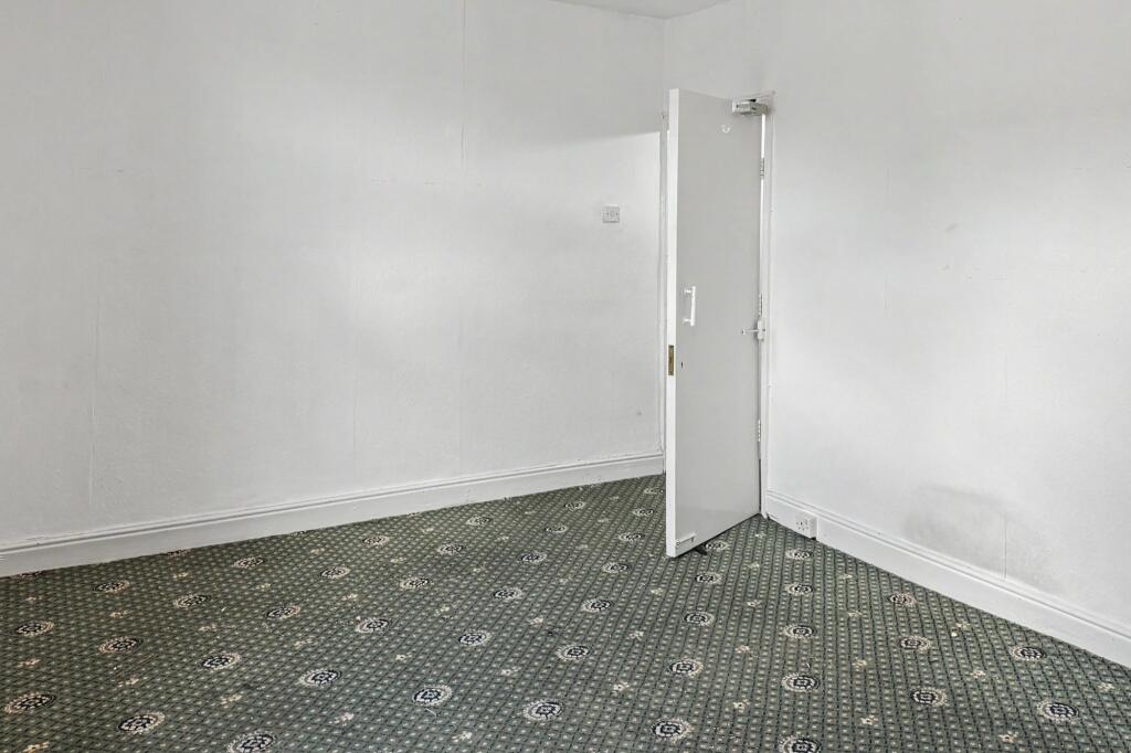 House in Birmingham, West Midlands - View 4