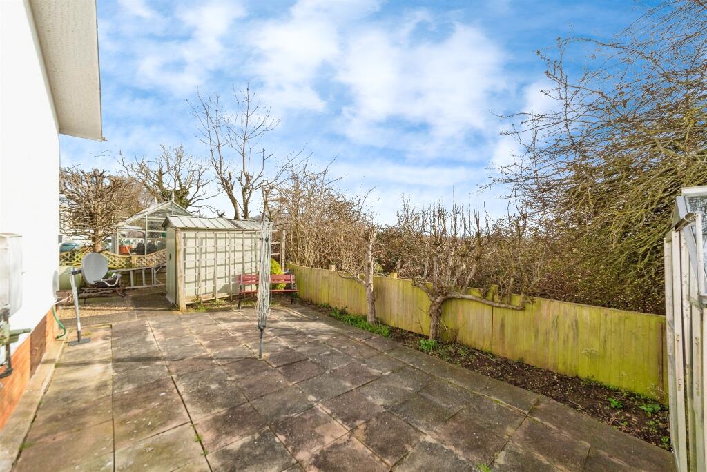 Allington Gardens, Allington, Grantham photo 2