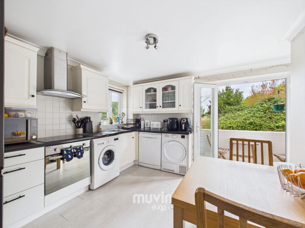 Main image of property: Bovingdon Road, Braintree, CM7 5JR