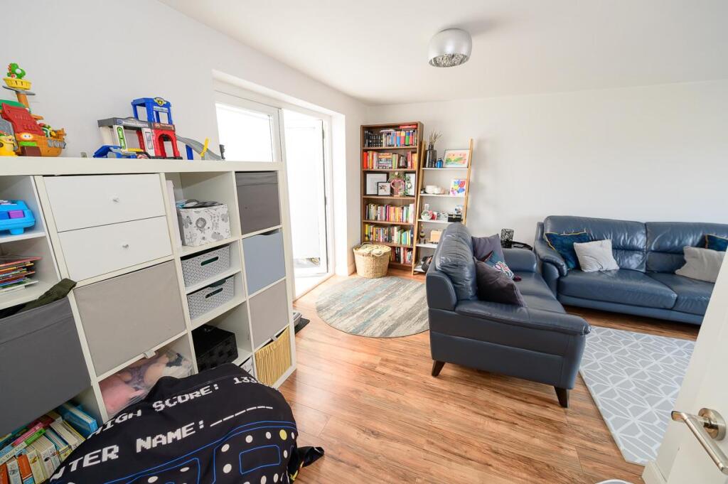 House in Bristol, Blackhorse, Emersons Green - More