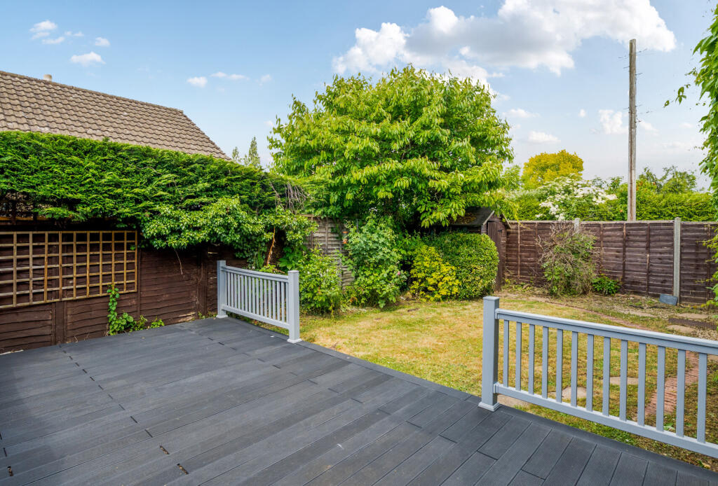 Unwin Road, Cheltenham, Gloucestershire, GL51 photo 2