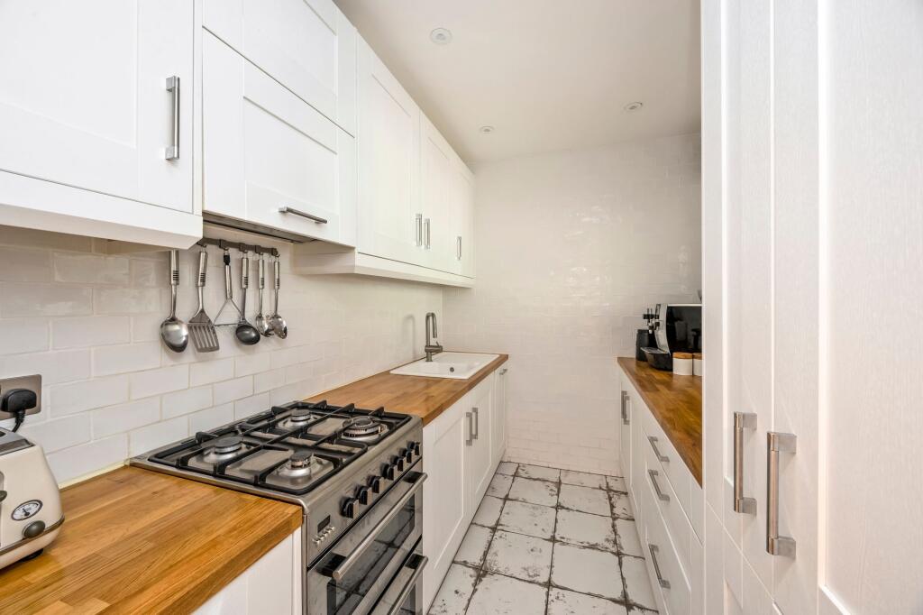 Apartment in Hove, Aldrington - More