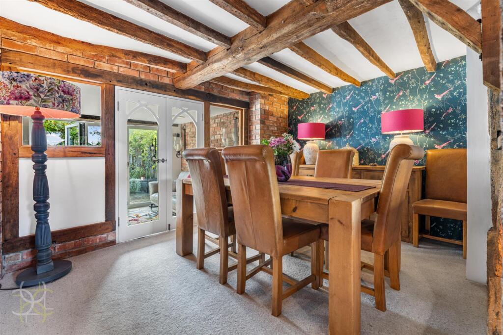 House in Worcester - View 5