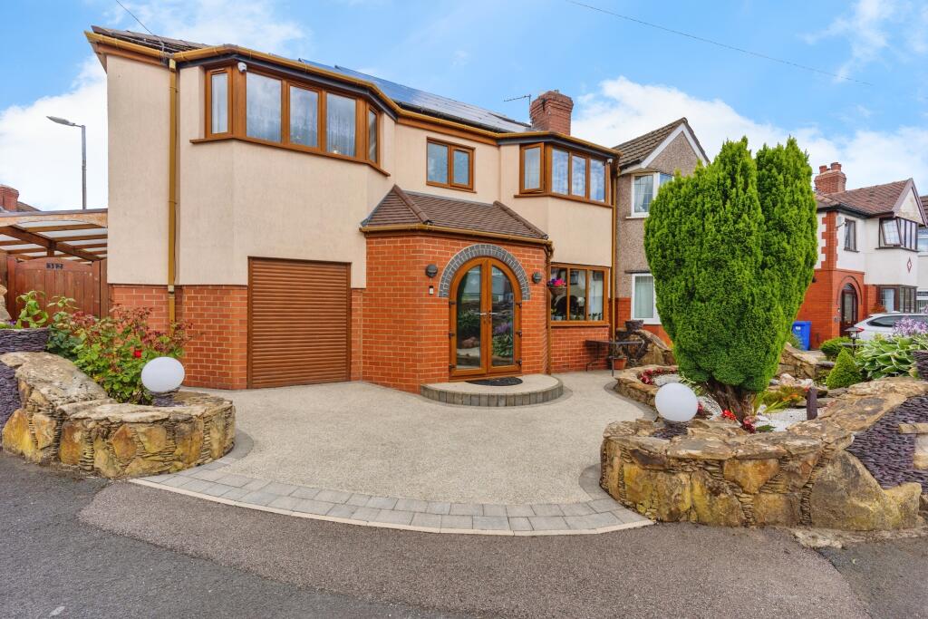 4-bed semi-detached on 17, Lansdowne Avenue, £500,000