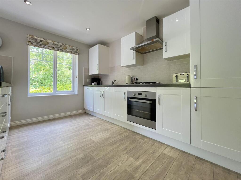 Dawn Close, Wollaston, Stourbridge photo 5