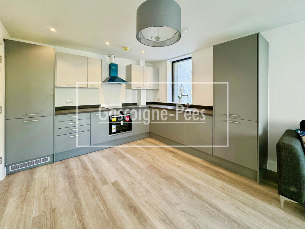 Apartment in Rushmoor, Farnborough - View 2