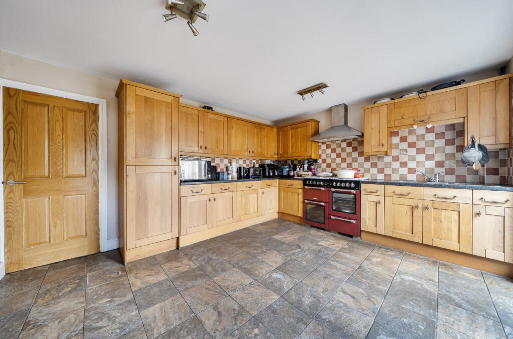 House in Tewkesbury - View 5