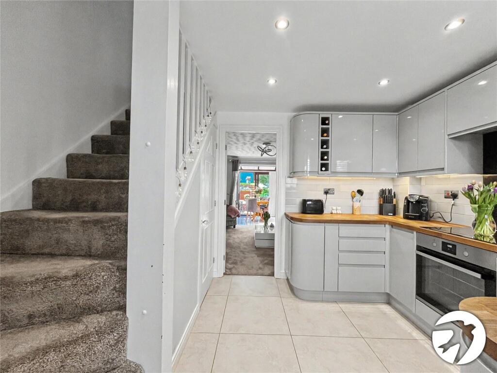 House in Chatham, Wayfield - View 3