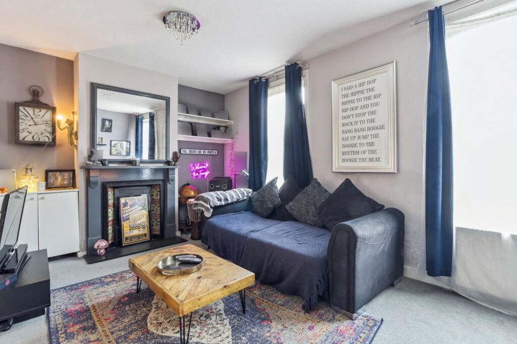 House in Watford - View 3