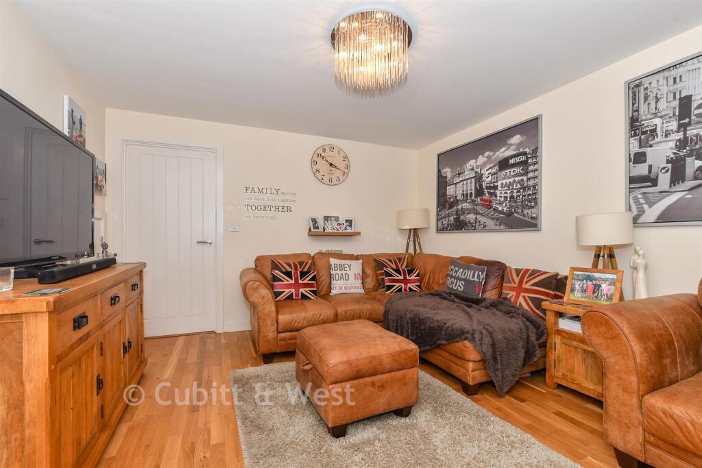 House in Havant, Hampshire - View 5