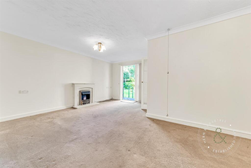 Apartment in Cardiff, Fairwater - View 2