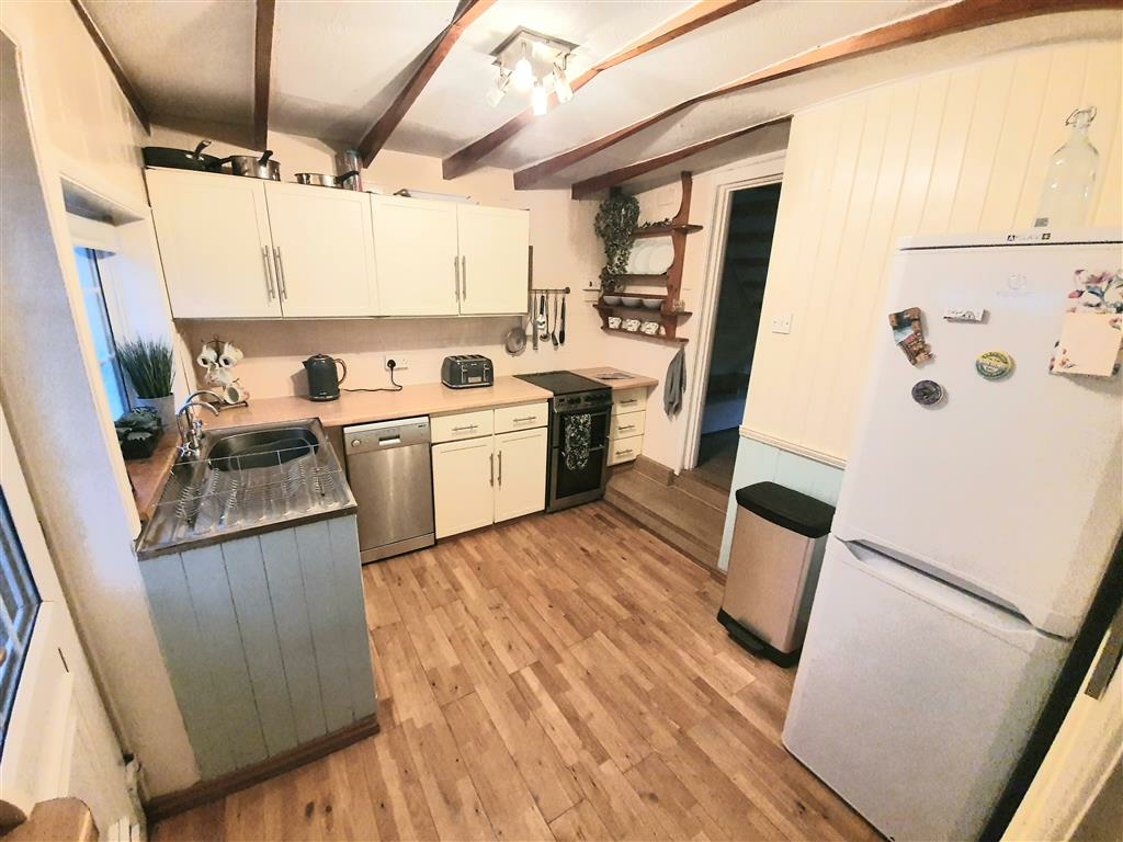 House in East Grinstead, North End - View 2