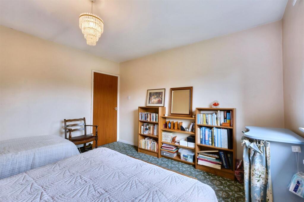 Apartment in Gedling, Woodthorpe - View 6