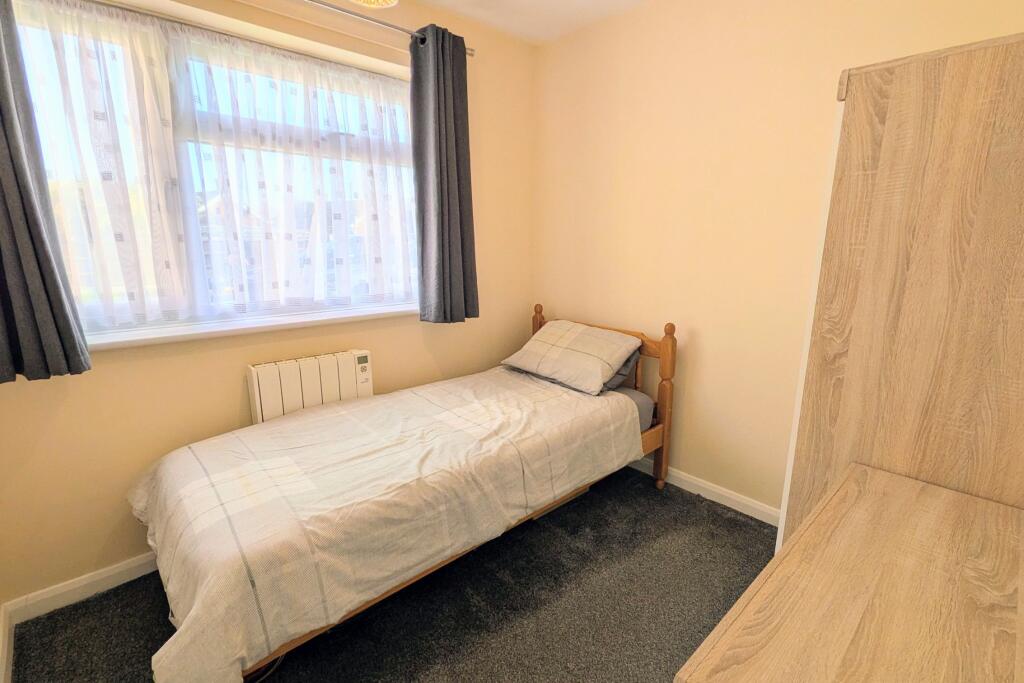 Romford Court, Fairlop Close, Clacton-on-Sea photo 3