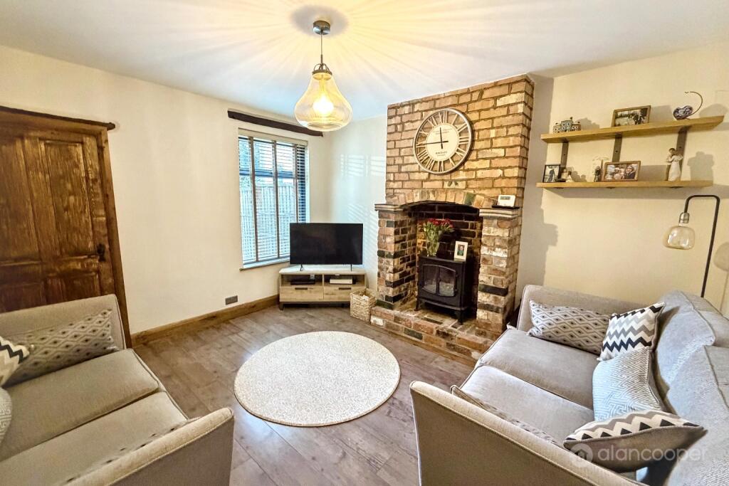 House in Nuneaton and Bedworth, Bulkington - View 2