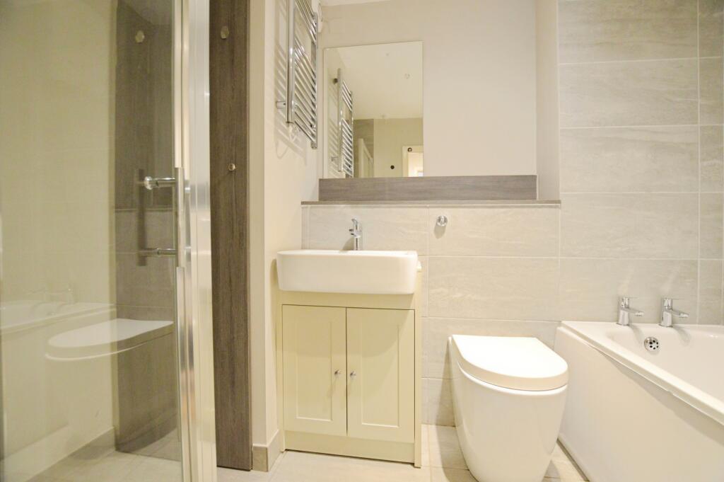 Apartment in St Albans - More